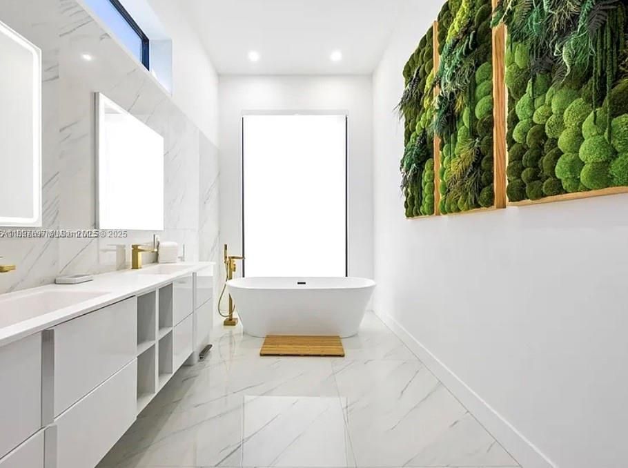 En Venta: $4,700,000 (4 camas, 5 baños, 3258 Pies cuadrados)