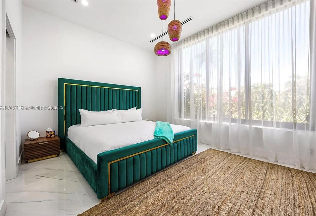 En Venta: $4,700,000 (4 camas, 5 baños, 3258 Pies cuadrados)