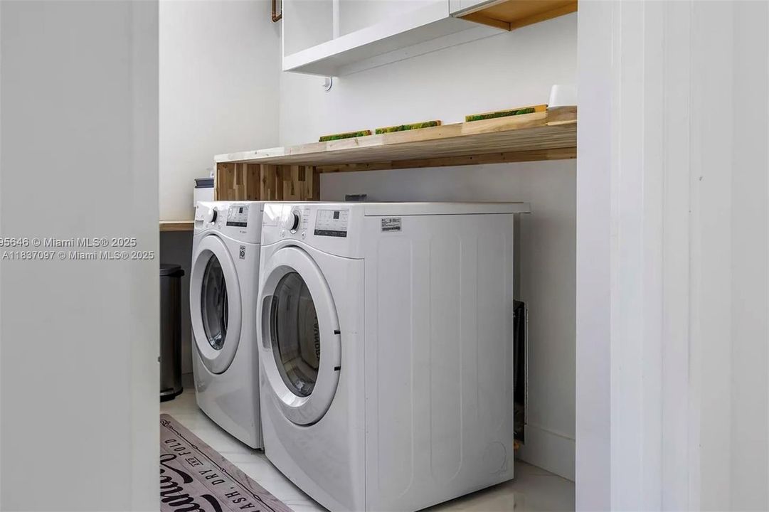 En Venta: $4,700,000 (4 camas, 5 baños, 3258 Pies cuadrados)