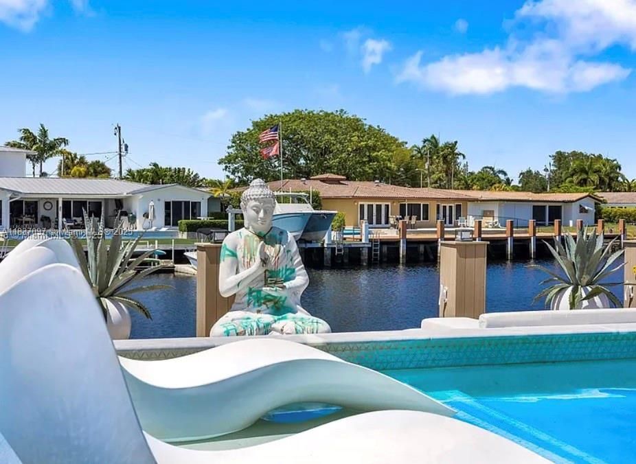En Venta: $4,700,000 (4 camas, 5 baños, 3258 Pies cuadrados)