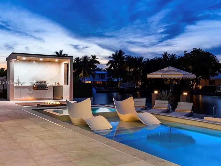 En Venta: $4,700,000 (4 camas, 5 baños, 3258 Pies cuadrados)