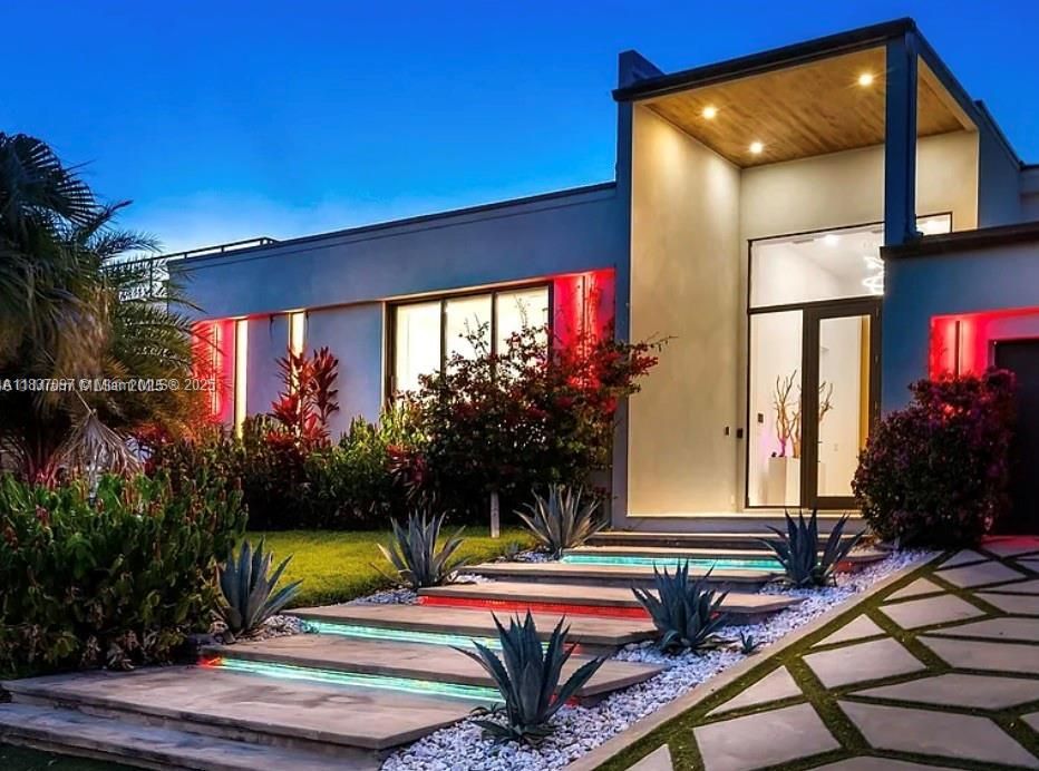 En Venta: $4,700,000 (4 camas, 5 baños, 3258 Pies cuadrados)