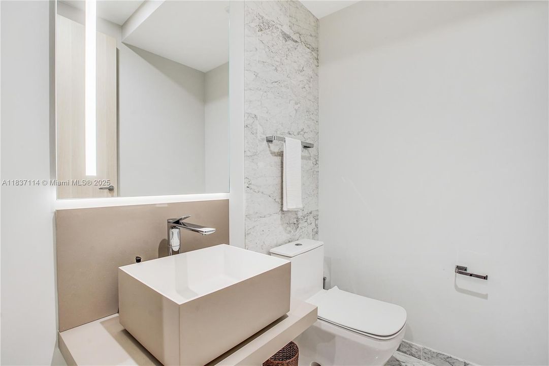 En Venta: $3,700,000 (3 camas, 3 baños, 2342 Pies cuadrados)