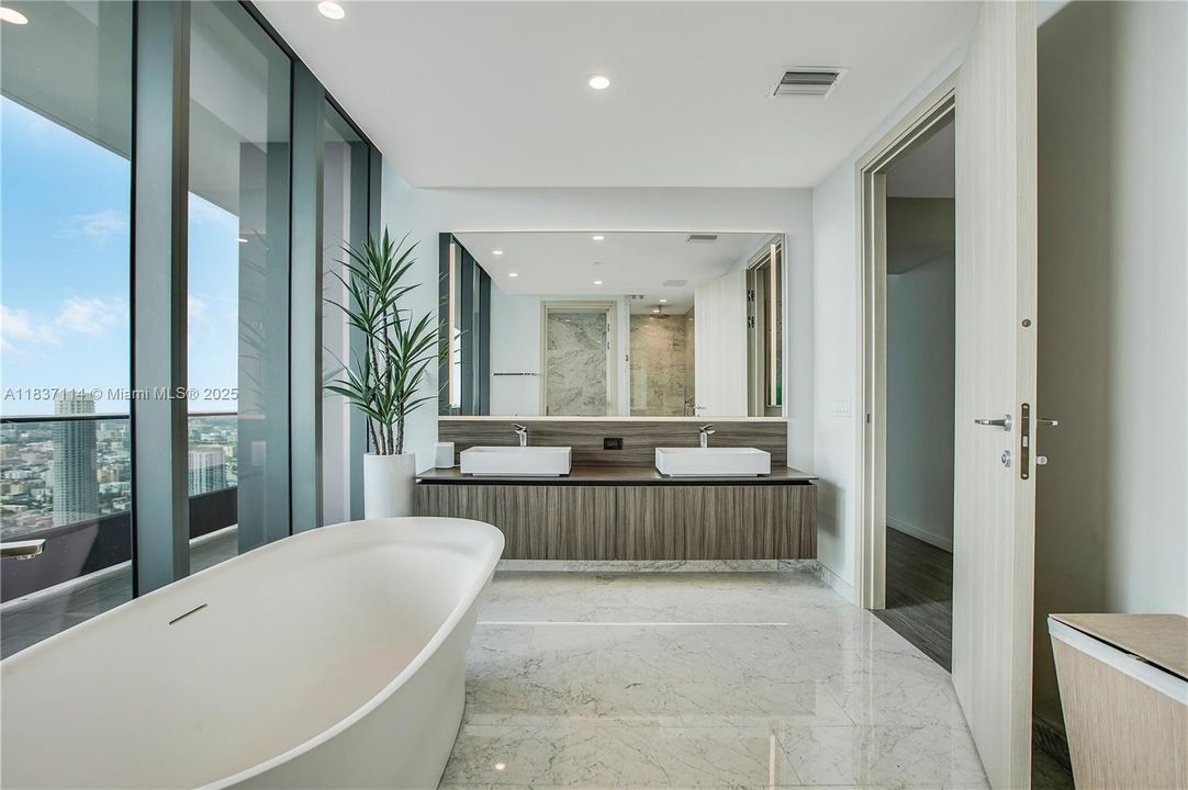 En Venta: $3,700,000 (3 camas, 3 baños, 2342 Pies cuadrados)