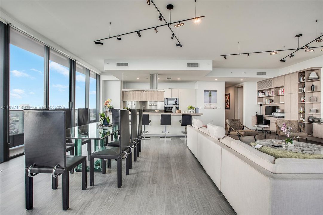 En Venta: $3,700,000 (3 camas, 3 baños, 2342 Pies cuadrados)