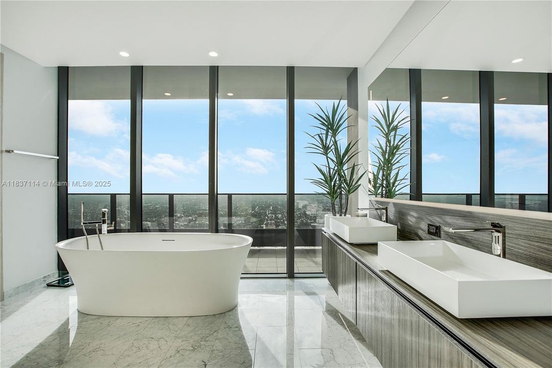 En Venta: $3,700,000 (3 camas, 3 baños, 2342 Pies cuadrados)