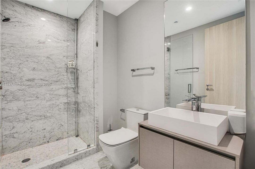 En Venta: $3,700,000 (3 camas, 3 baños, 2342 Pies cuadrados)