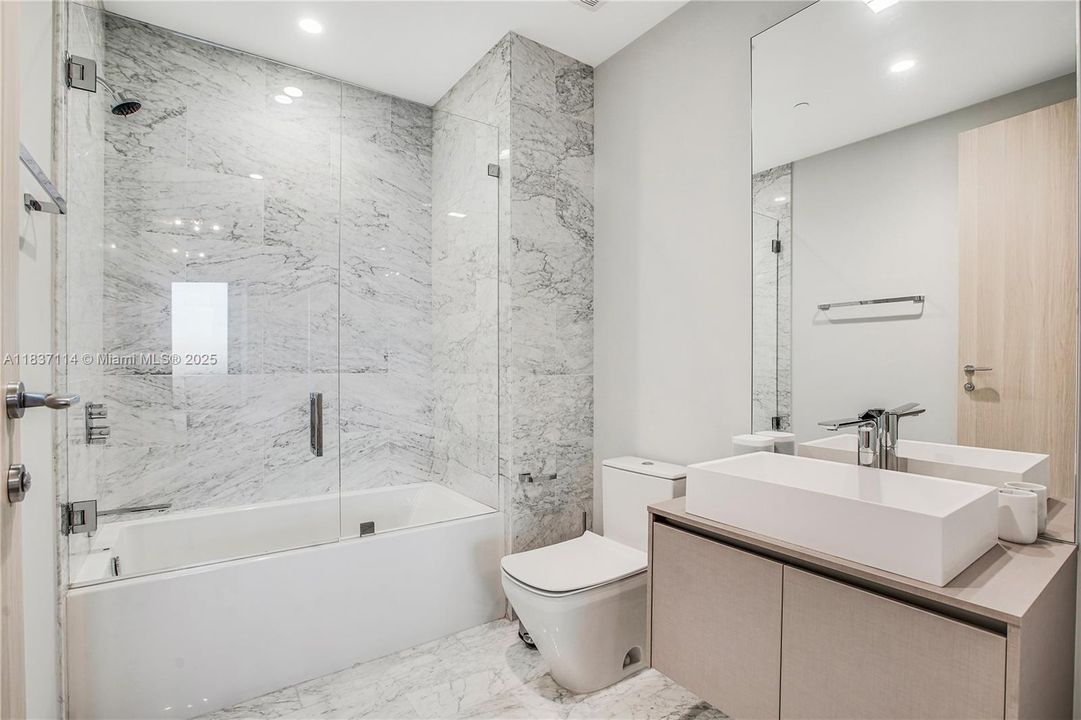 En Venta: $3,700,000 (3 camas, 3 baños, 2342 Pies cuadrados)