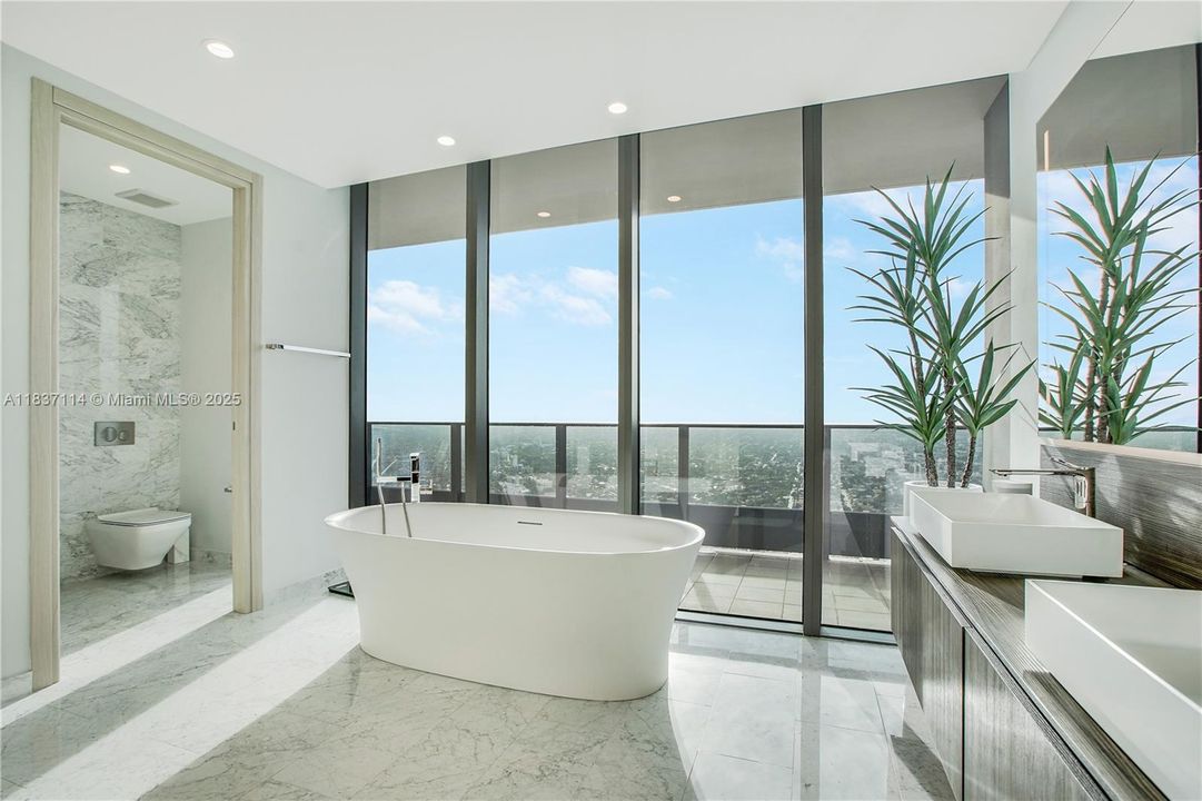 En Venta: $3,700,000 (3 camas, 3 baños, 2342 Pies cuadrados)