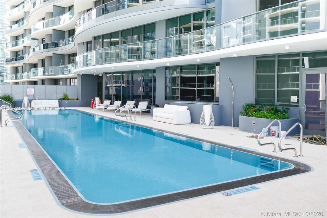 En Venta: $3,700,000 (3 camas, 3 baños, 2342 Pies cuadrados)