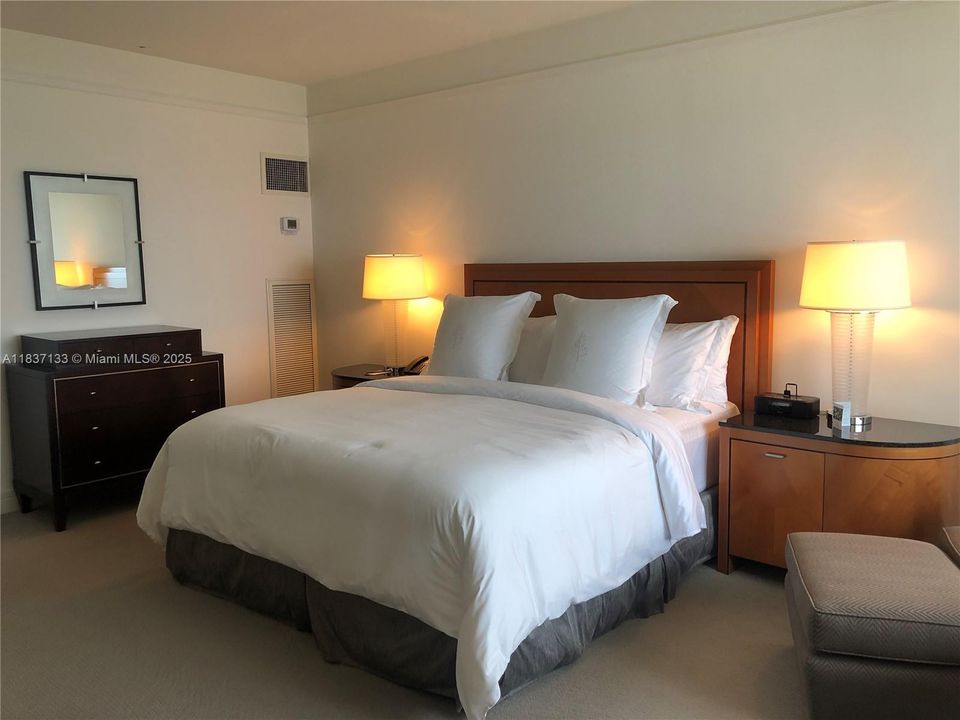 待售: $2,530,000 (2 贝兹, 2 浴室, 2062 平方英尺)