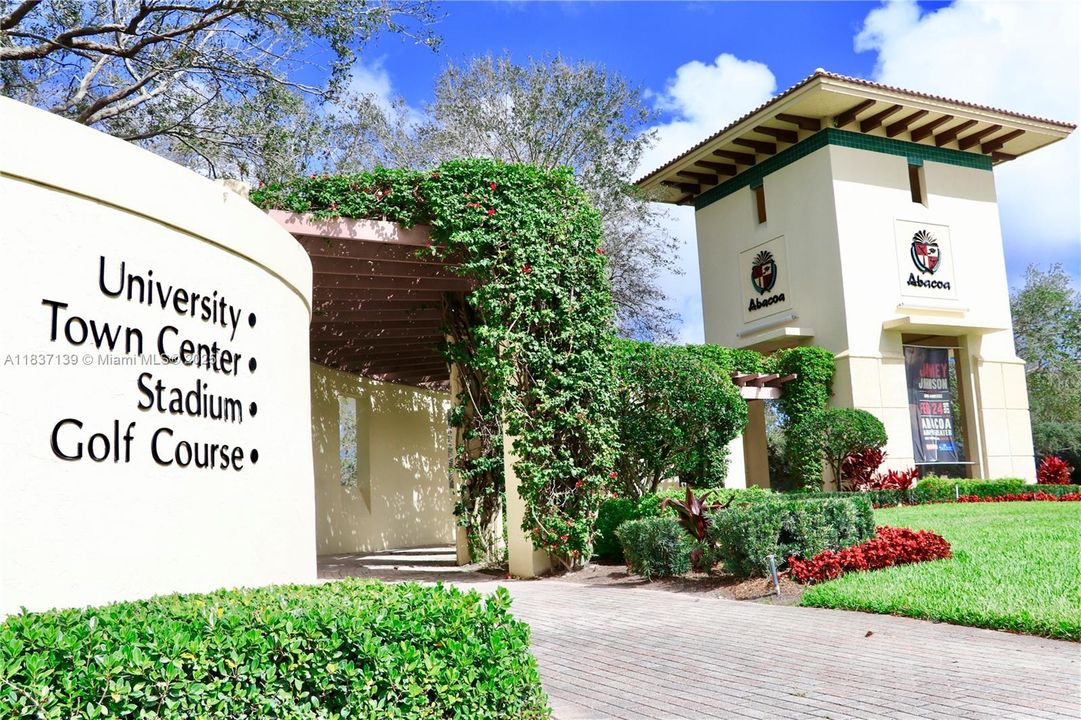 合同活跃: $799,000 (3 贝兹, 2 浴室, 1920 平方英尺)