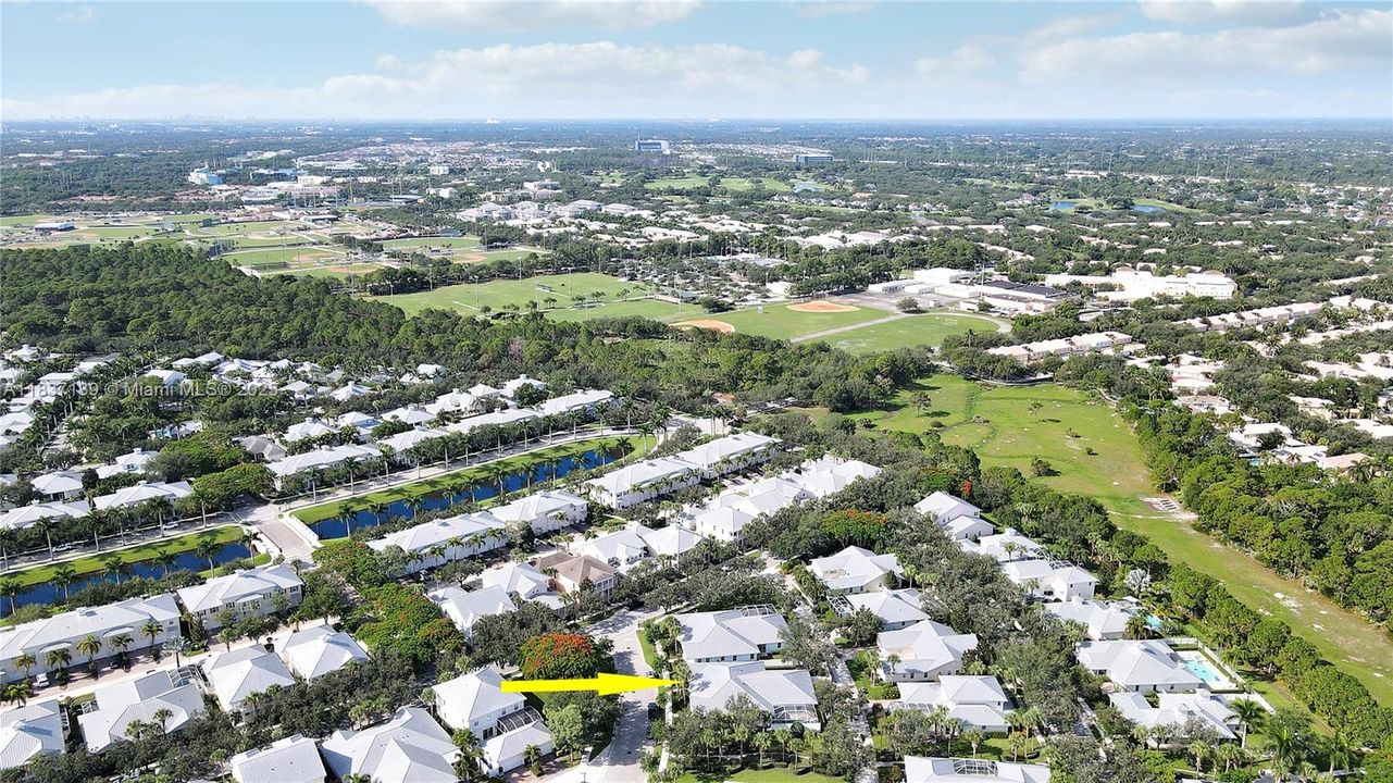 合同活跃: $799,000 (3 贝兹, 2 浴室, 1920 平方英尺)