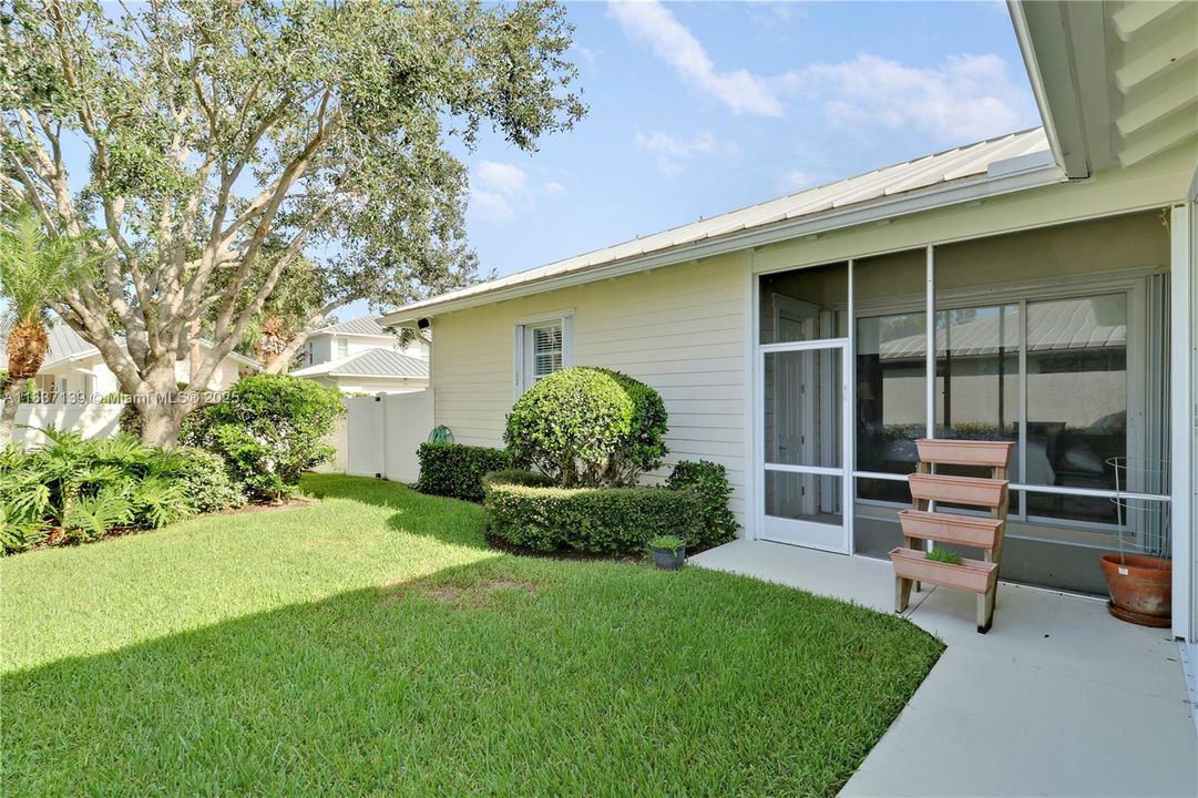 合同活跃: $799,000 (3 贝兹, 2 浴室, 1920 平方英尺)