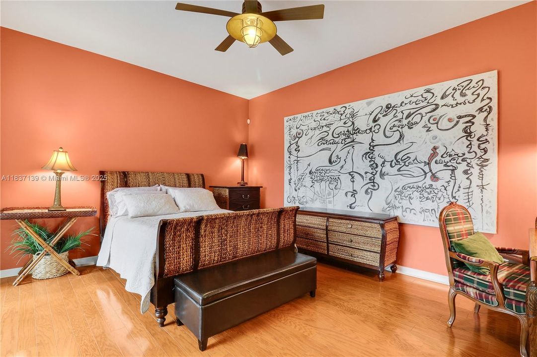 合同活跃: $799,000 (3 贝兹, 2 浴室, 1920 平方英尺)