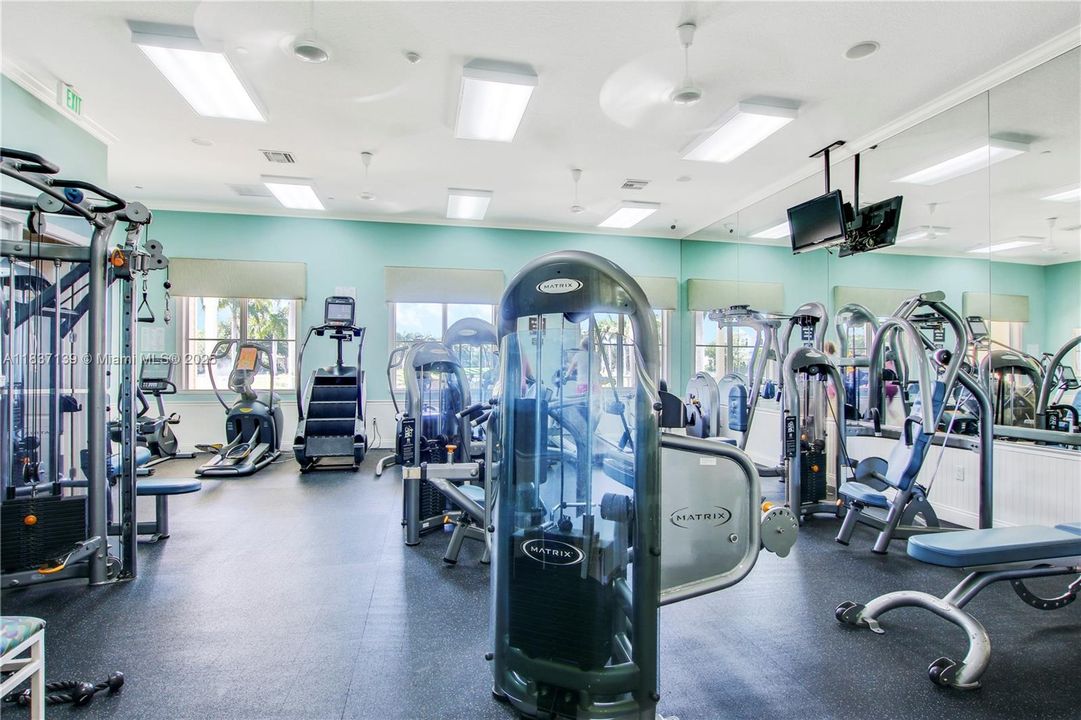 合同活跃: $799,000 (3 贝兹, 2 浴室, 1920 平方英尺)