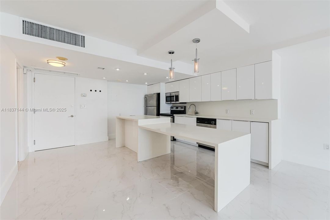 На продажу: $525,000 (1 спален, 2 ванн, 824 Квадратных фут)