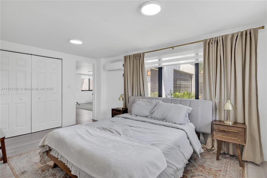 最近售出: $700,000 (4 贝兹, 2 浴室, 1631 平方英尺)