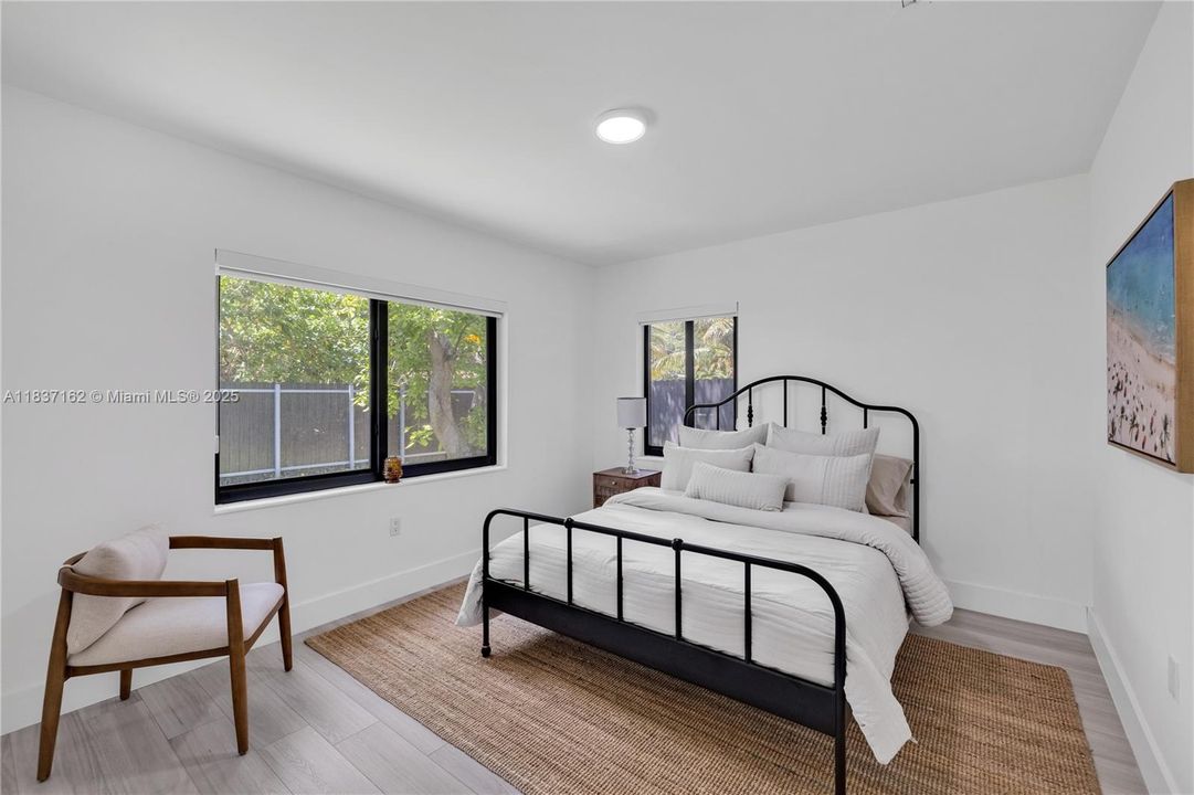 最近售出: $700,000 (4 贝兹, 2 浴室, 1631 平方英尺)