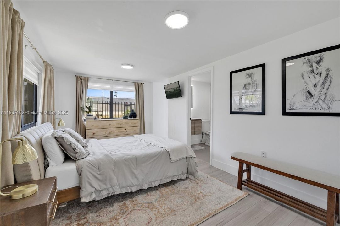 最近售出: $700,000 (4 贝兹, 2 浴室, 1631 平方英尺)