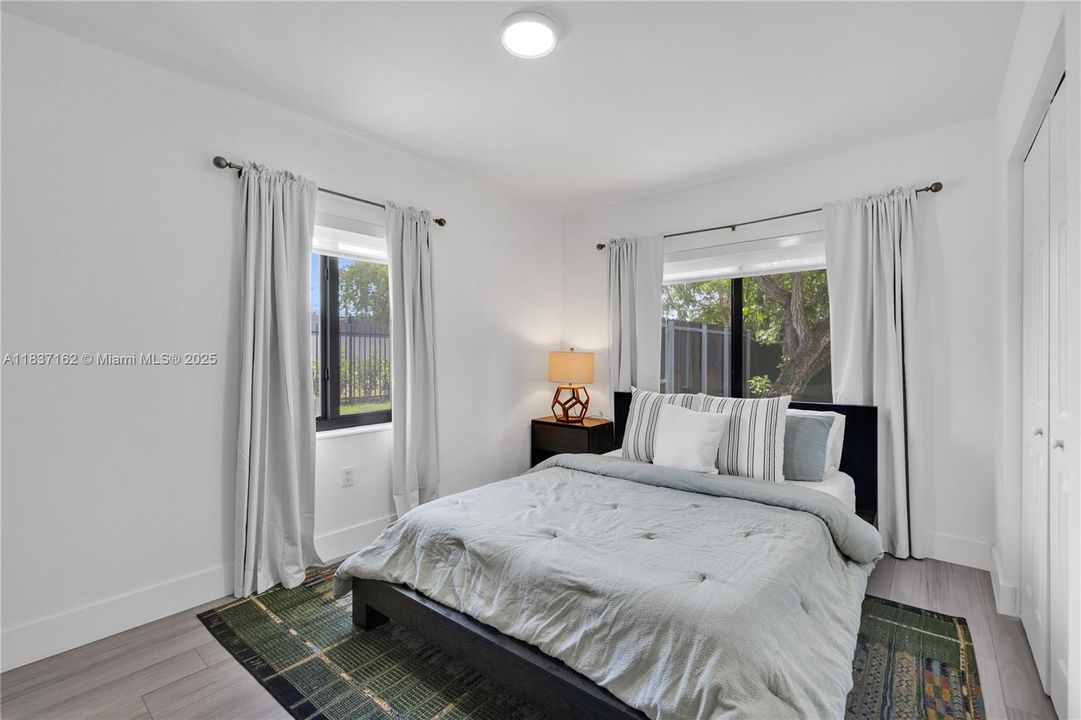 最近售出: $700,000 (4 贝兹, 2 浴室, 1631 平方英尺)