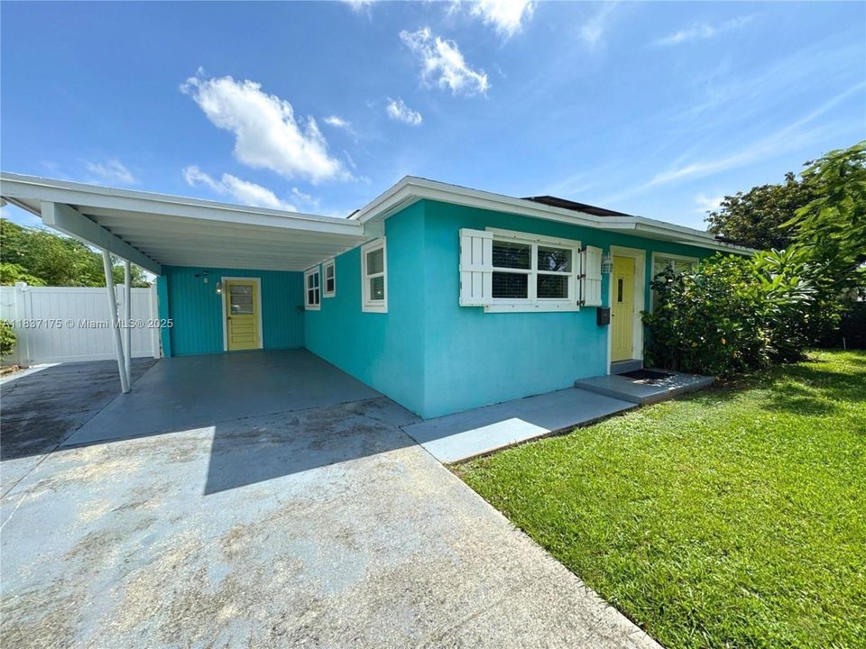 Недавно арендовано: $3,495 (4 спален, 2 ванн, 1430 Квадратных фут)