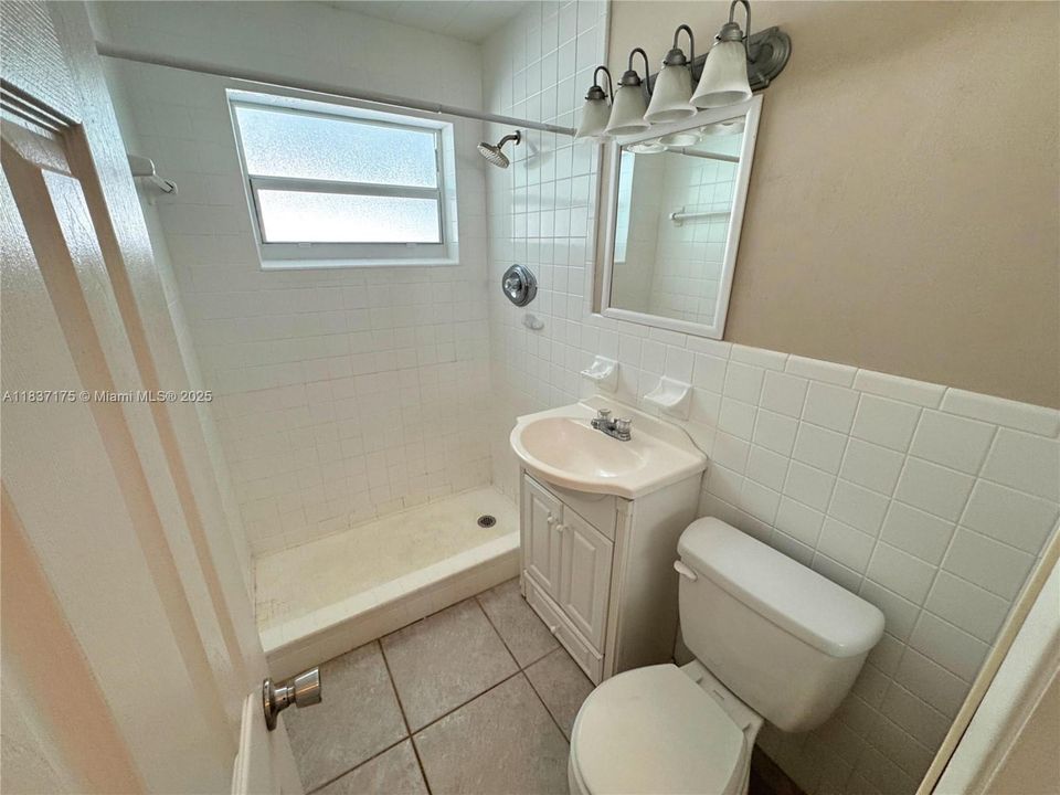 Недавно арендовано: $3,495 (4 спален, 2 ванн, 1430 Квадратных фут)