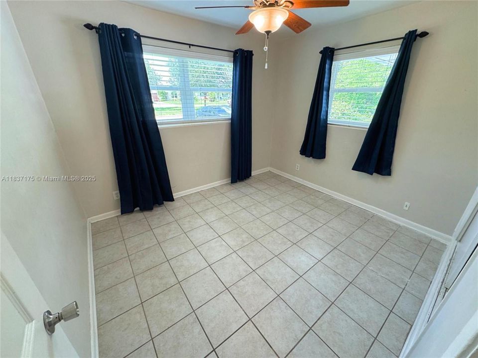 Недавно арендовано: $3,495 (4 спален, 2 ванн, 1430 Квадратных фут)