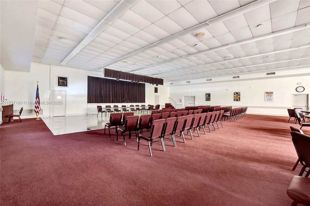 For Sale: $149,500 (2 beds, 2 baths, 1000 Square Feet)