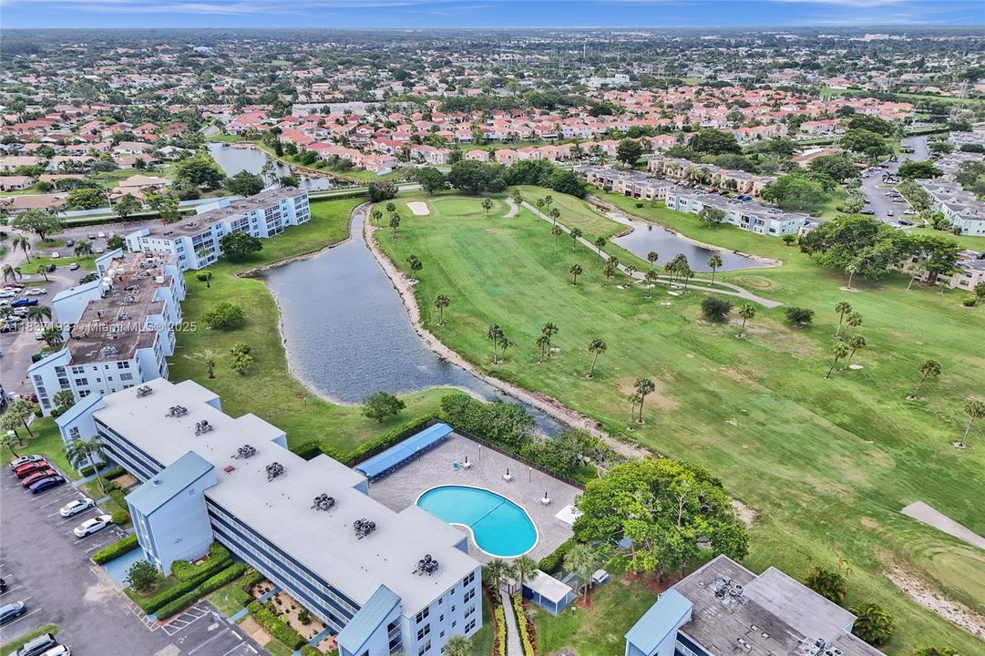 For Sale: $149,500 (2 beds, 2 baths, 1000 Square Feet)