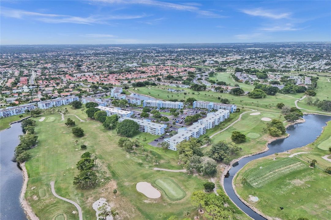 For Sale: $149,500 (2 beds, 2 baths, 1000 Square Feet)