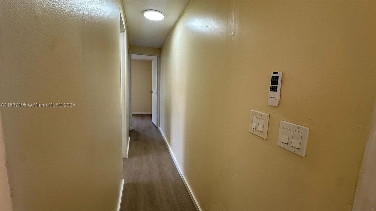 合同活跃: $197,500 (3 贝兹, 2 浴室, 850 平方英尺)