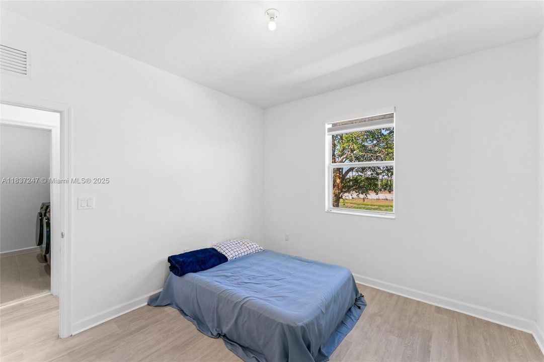 Recently Rented: $4,700 (5 beds, 3 baths, 2640 Square Feet)