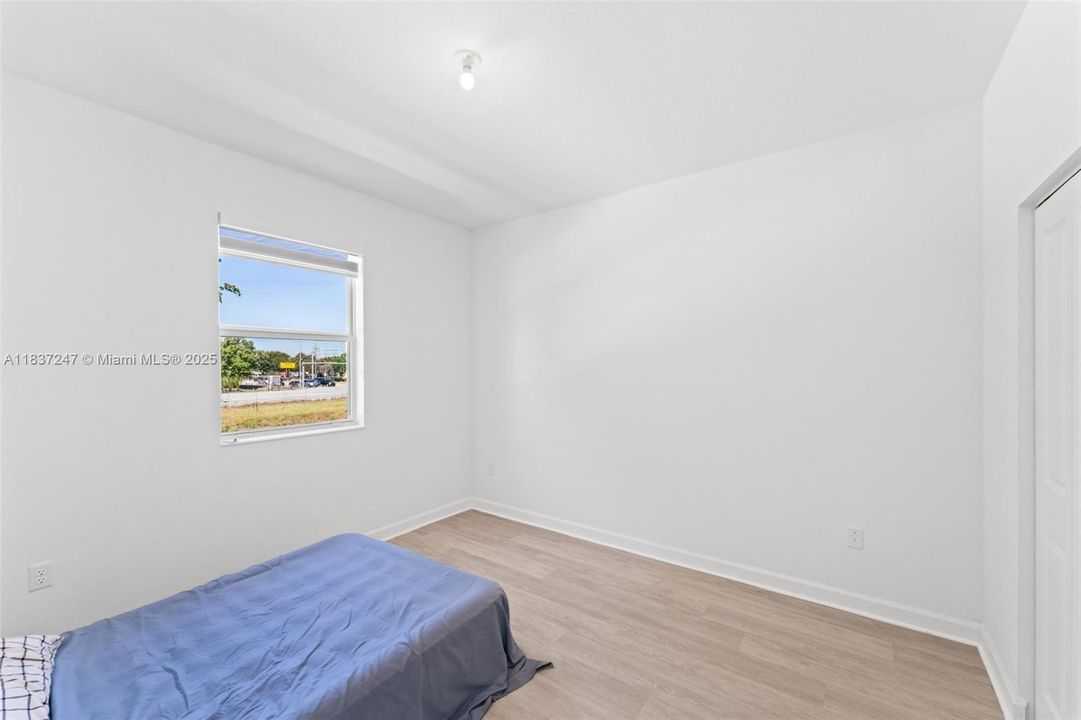 Recently Rented: $4,700 (5 beds, 3 baths, 2640 Square Feet)