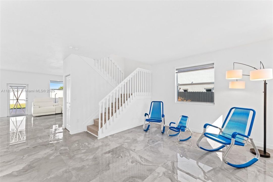 Recently Rented: $4,700 (5 beds, 3 baths, 2640 Square Feet)