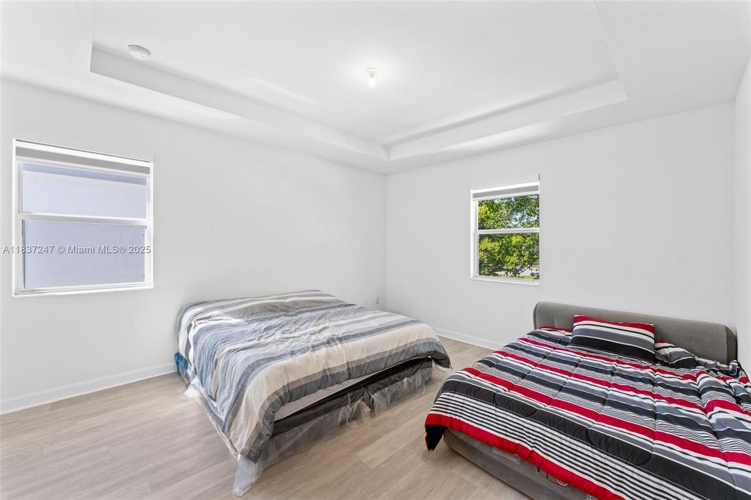 Recently Rented: $4,700 (5 beds, 3 baths, 2640 Square Feet)