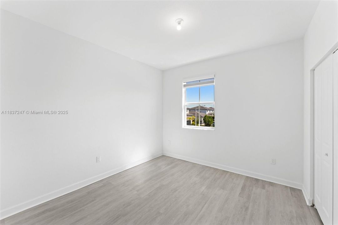 Recently Rented: $4,700 (5 beds, 3 baths, 2640 Square Feet)