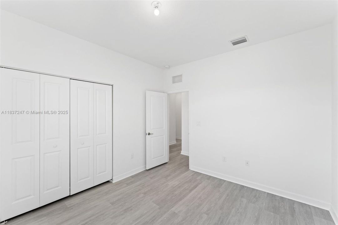 Recently Rented: $4,700 (5 beds, 3 baths, 2640 Square Feet)