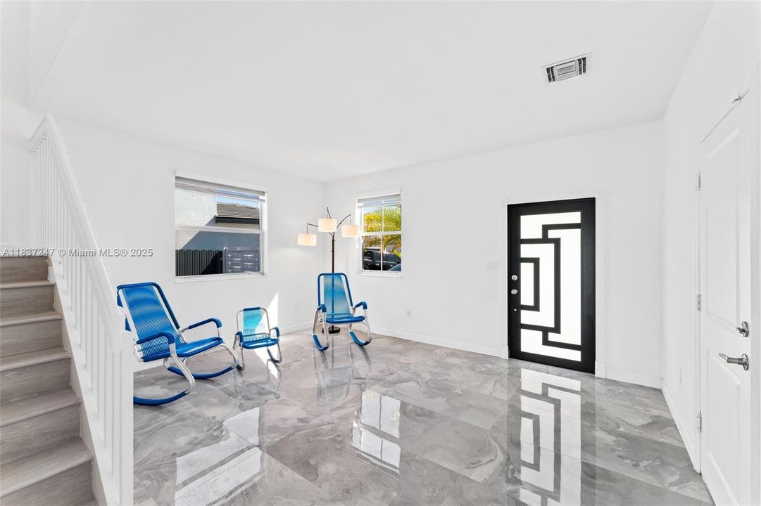 Recently Rented: $4,700 (5 beds, 3 baths, 2640 Square Feet)