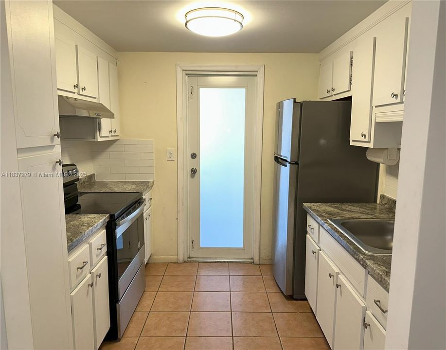 Recently Sold: $190,000 (2 beds, 2 baths, 860 Square Feet)