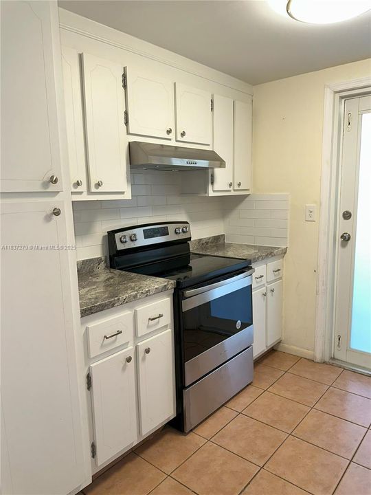 Recently Sold: $190,000 (2 beds, 2 baths, 860 Square Feet)