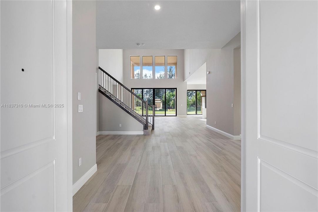 En Venta: $1,990,000 (5 camas, 5 baños, 5030 Pies cuadrados)