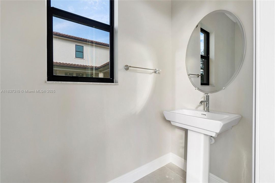 En Venta: $1,990,000 (5 camas, 5 baños, 5030 Pies cuadrados)