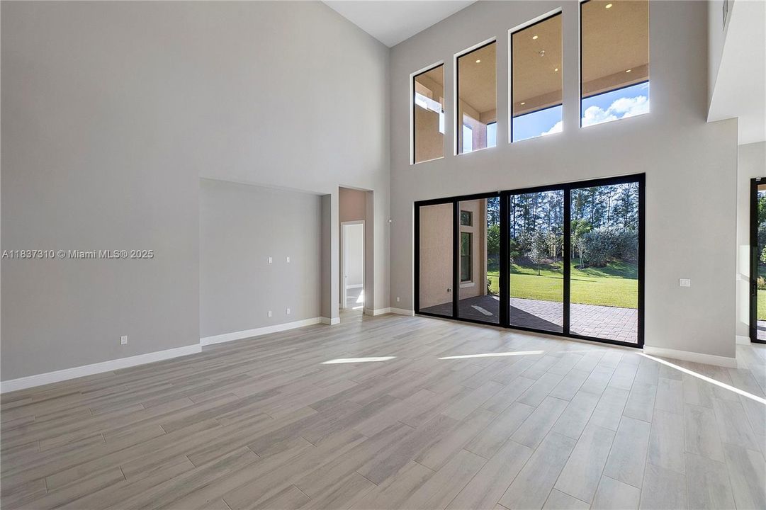 En Venta: $1,990,000 (5 camas, 5 baños, 5030 Pies cuadrados)