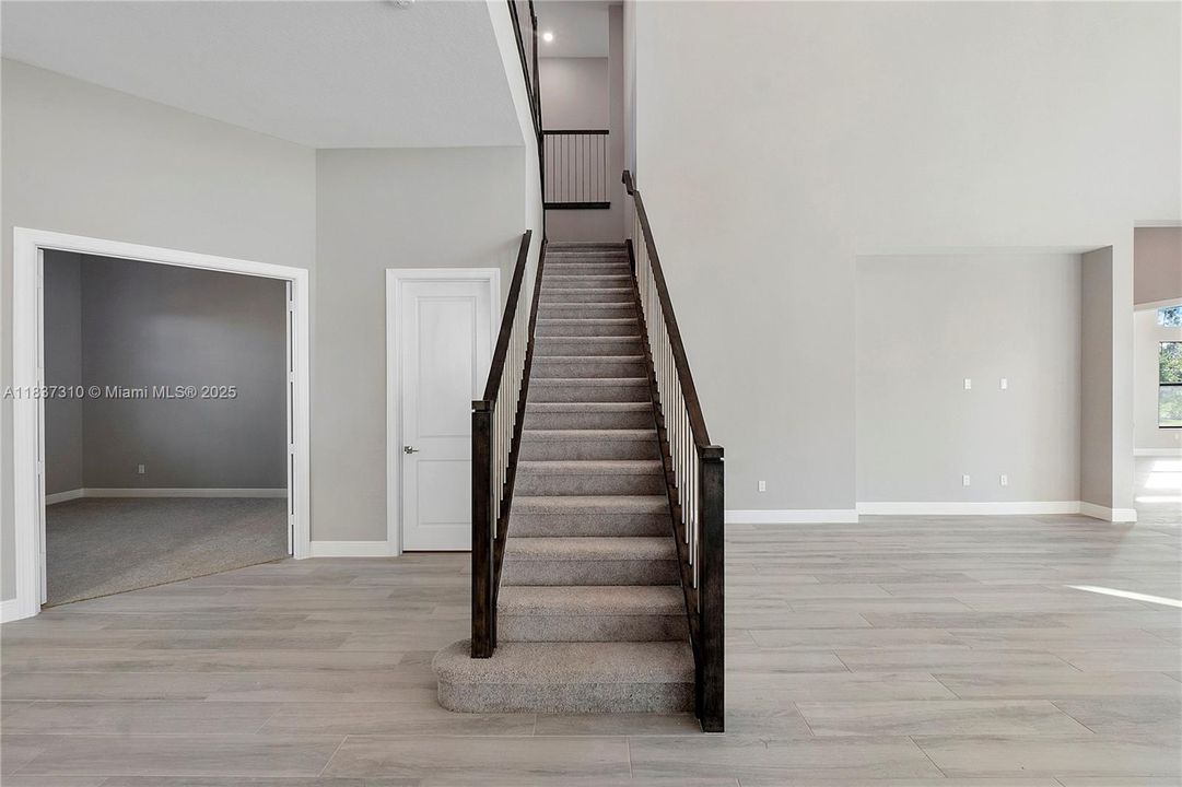 En Venta: $1,990,000 (5 camas, 5 baños, 5030 Pies cuadrados)