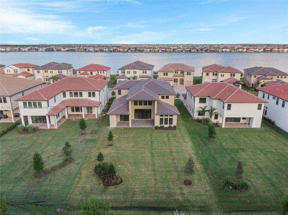 En Venta: $1,990,000 (5 camas, 5 baños, 5030 Pies cuadrados)