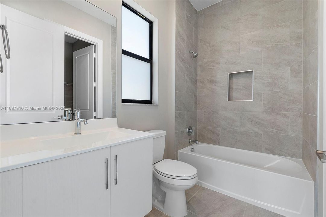 En Venta: $1,990,000 (5 camas, 5 baños, 5030 Pies cuadrados)