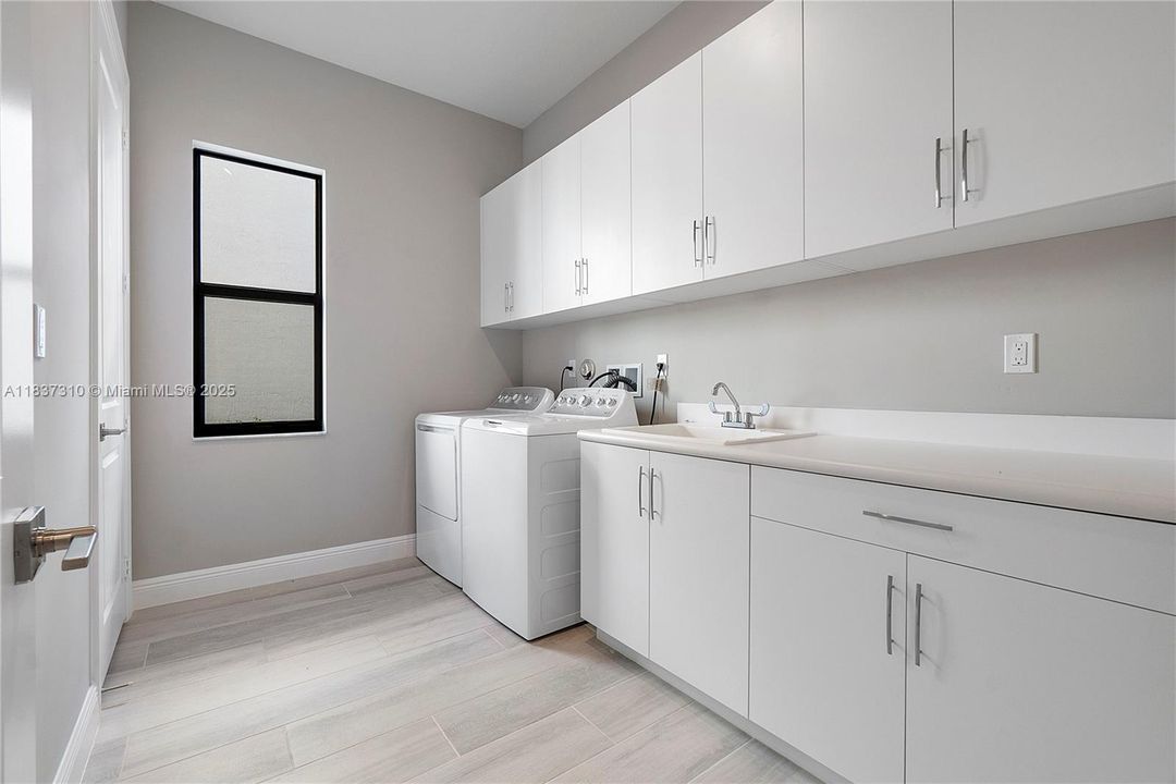 En Venta: $1,990,000 (5 camas, 5 baños, 5030 Pies cuadrados)