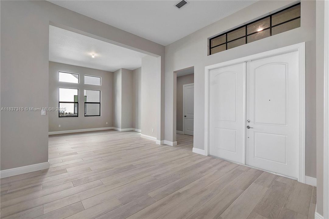 En Venta: $1,990,000 (5 camas, 5 baños, 5030 Pies cuadrados)