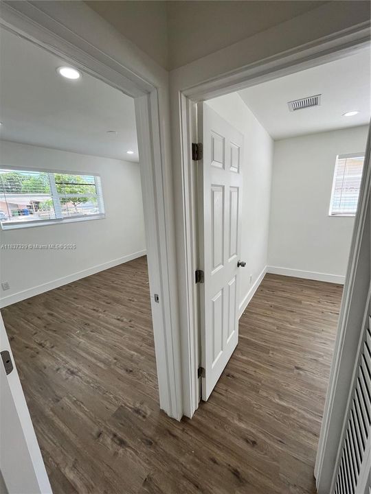 Recently Rented: $2,750 (3 beds, 1 baths, 1075 Square Feet)